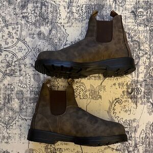 Brown chelsea Boots